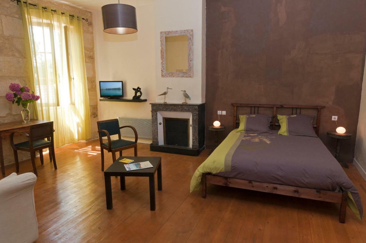 Le Logis Du Medoc Hotel Saint-Yzans-de-Médoc Екстериор снимка